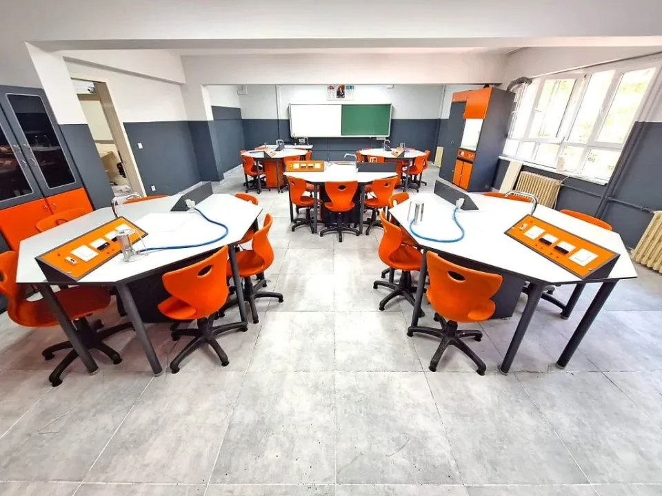 Ahmet Keleşoğlu Anadolu Lisesi - Fotoğraf 2